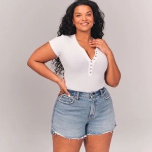Abercrombie Curve Love The Cutoff Shorts High Rise | Size 33/16